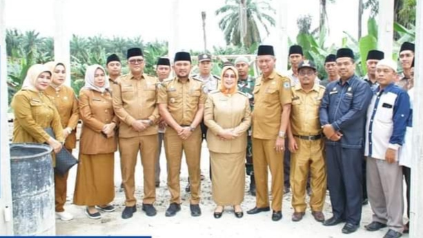 Plt Bupati Labuhanbatu Letakkan Batu Pertama Pembangunan Masjid Al