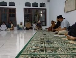 Pemerintah Desa Dan Masyarakat Desa Poigar 1 Bersama Sama Dengan Pengurus Takmir Masjid Mempersiapkan Peringatan Maulid Nabi Muhammad 1443 H