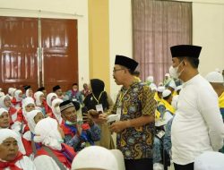 Bupati Labuhanbatu Selatan H. Edimin Terus Pantau Calon Jemaah Haji Hingga Sampai Asrama Haji Medan