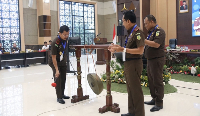 Kepala Kejati Riau Membuka Rapat Kerja Daerah Kejaksaan Tinggi Riau ...